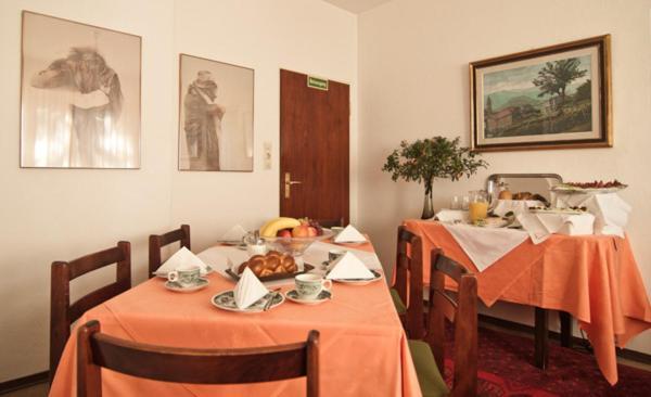 Hotel Corona Frankfurt am Main Room photo